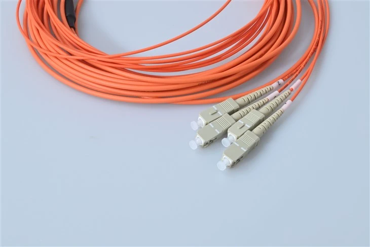 Cordó de connexió de 12 nuclis SC multimode taronja