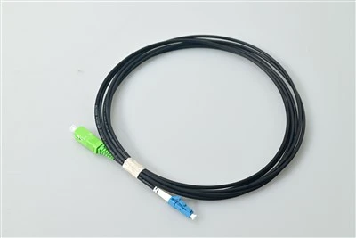Cordó de connexió de fibra òptica SC APC A LC UPC Simplex Negre